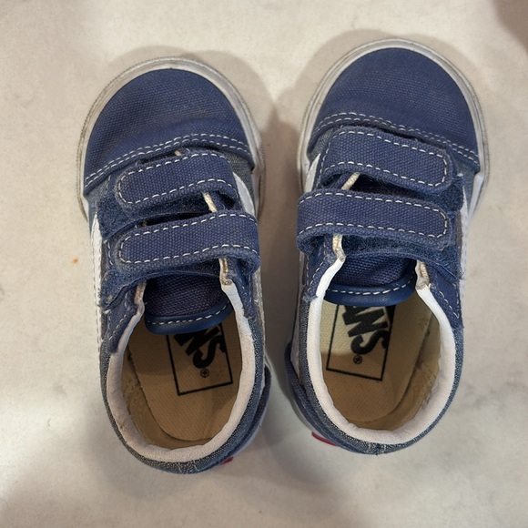 Vans Kids' Old Skool V Sneaker
CANVAS NAVY/ TRUE WHITE, Size 5 Toddler - Picture 7 of 9